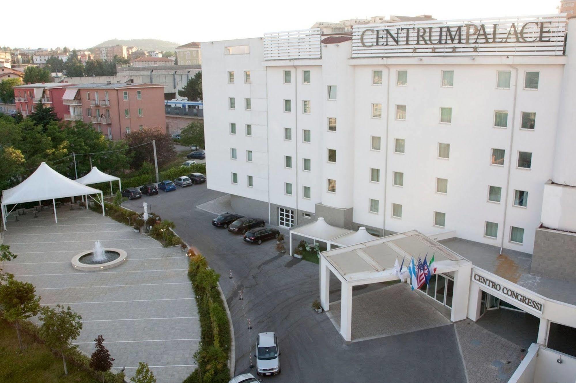 Centrum Palace Hotel & Resorts 캄포바소 외부 사진