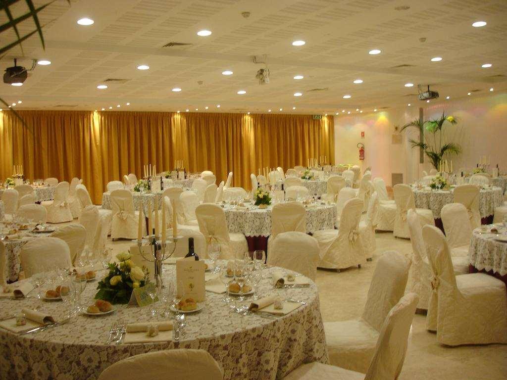 Centrum Palace Hotel & Resorts 캄포바소 레스토랑 사진